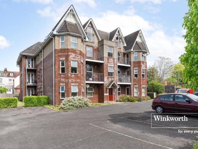 Flat for sale in Boscombe, Bournemouth