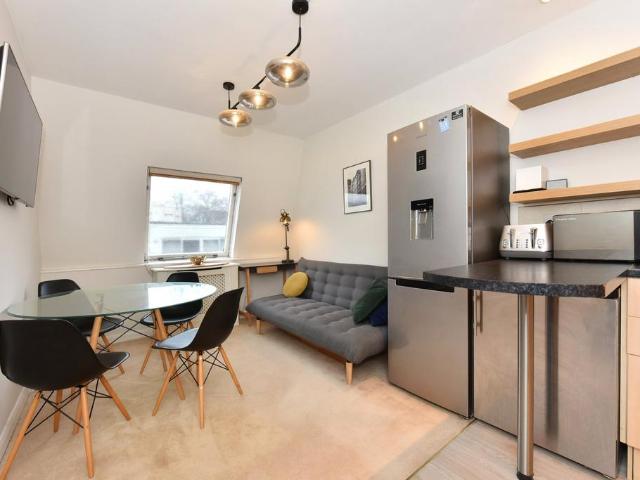 Flat for sale in Fitzrovia, Greater London