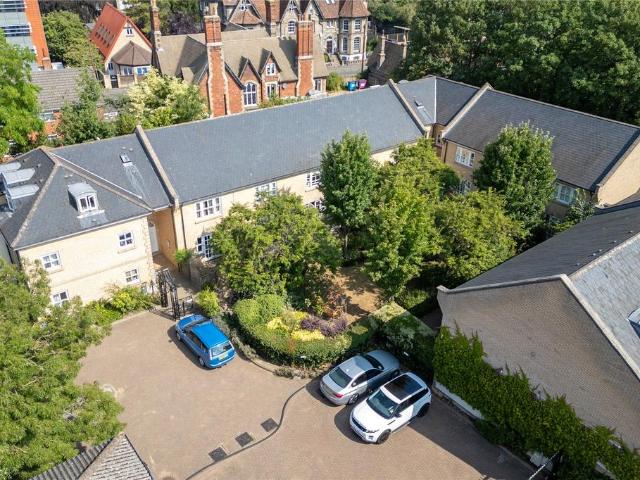 Flat for sale in Arbury, Cambridgeshire