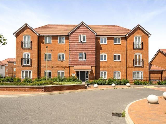 Flat for sale in Ladygrove, Berrick Salome