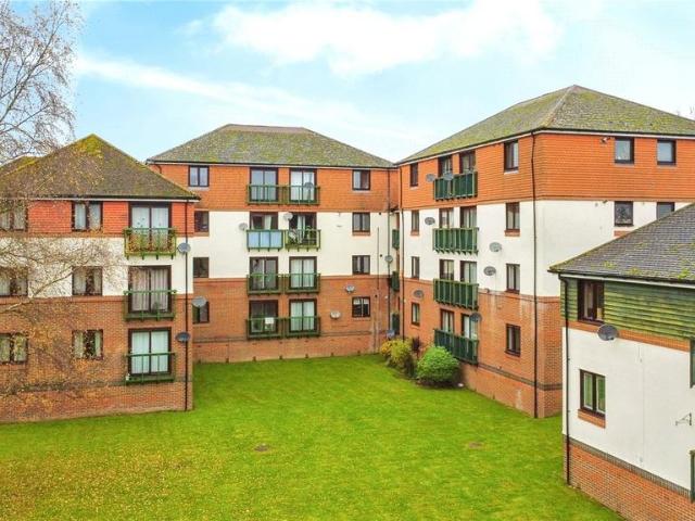 Flat for sale in Newtown, Reading