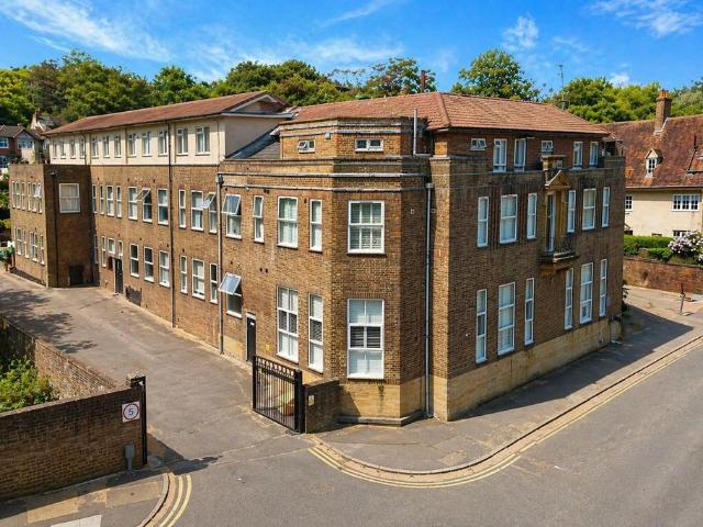 Flat for sale in Guildford Park, Westborough