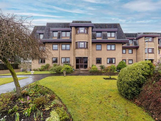 Flat for sale in Bearsden, Scotland