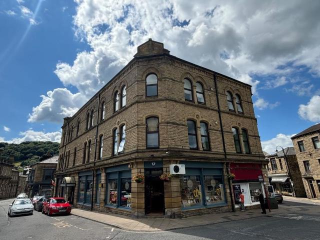 Flat for sale in Hebden Bridge, Birchcliffe