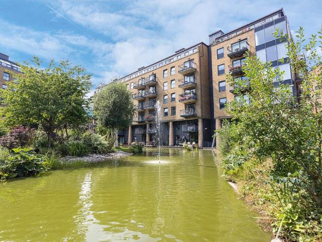 Flat for sale in Bermondsey, Greater London