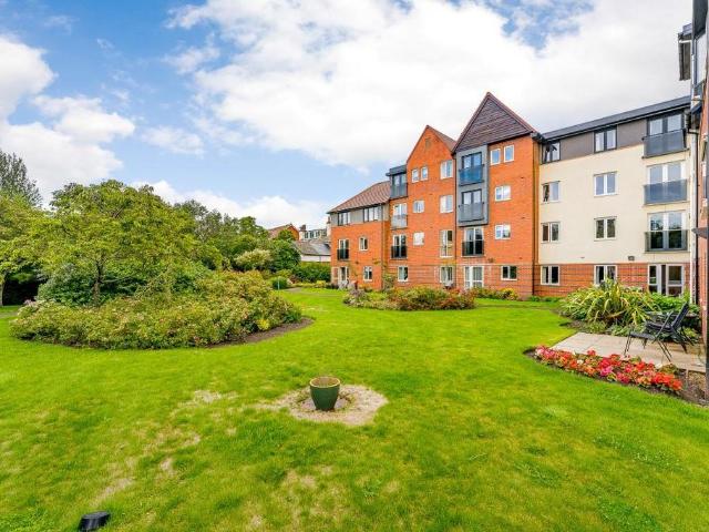 Flat for sale in Meols Cop, Southport