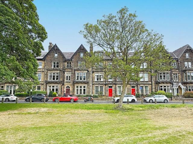 Flat for sale in High Harrogate, Harrogate