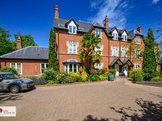 Flat for sale in Dorridge, West Midlands