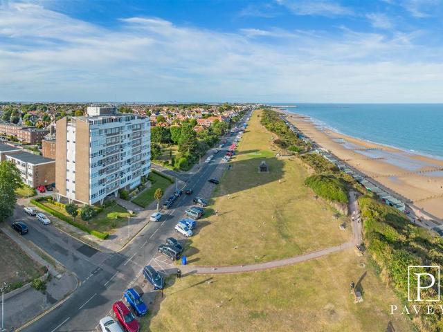 Flat for sale in Frinton and Walton, Dale Hill