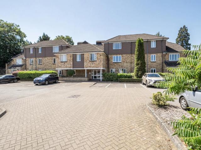 Flat for sale in Clewer Village, Windsor