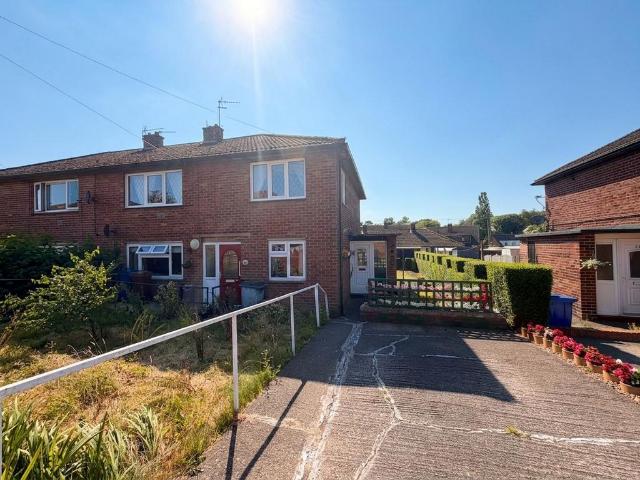Flat for sale in Castle Green, Penistone