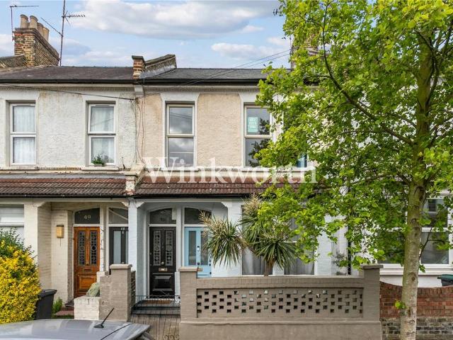 Flat for sale in South Tottenham, Greater London