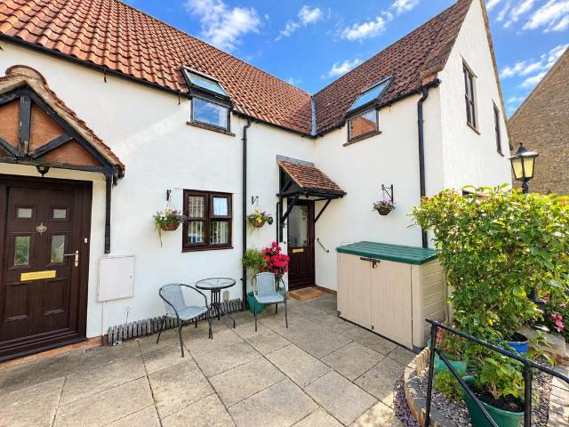 Flat for sale in Melksham, Wiltshire