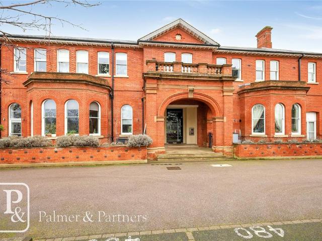 Flat for sale in Fordham Heath, Essex