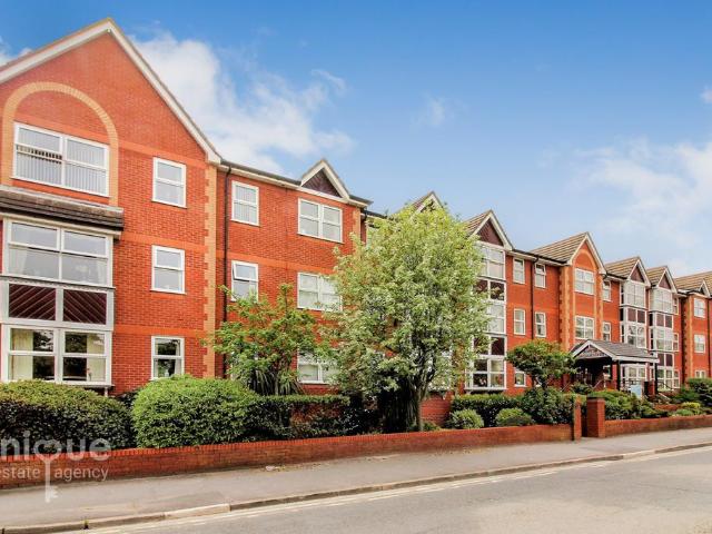 Flat for sale in St Annes, Fylde