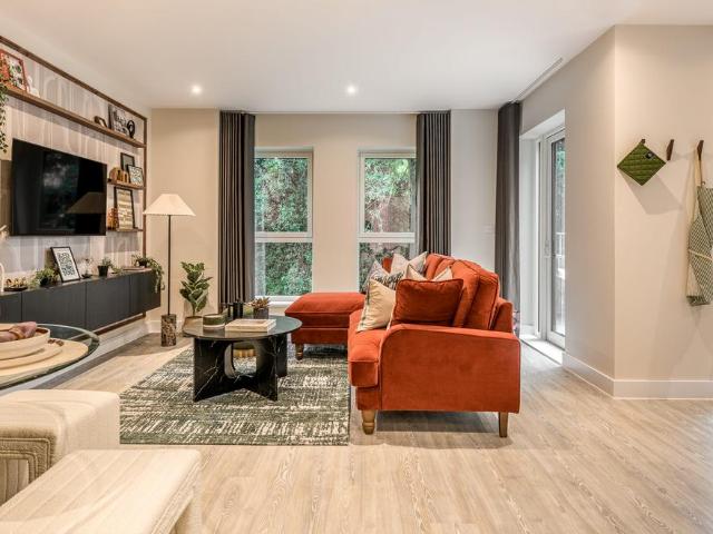 Flat for sale in Harringay, London
