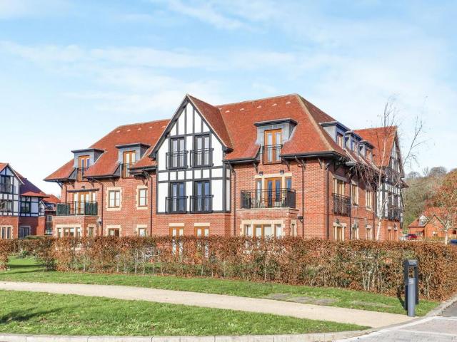 Flat for sale in Alderminster, Warwickshire