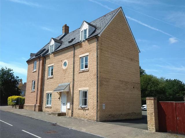 Flat for sale in Madley Park, Black Bourton