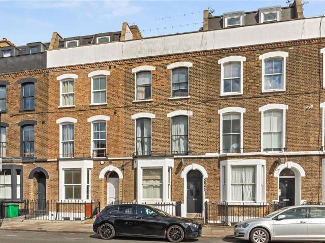 Flat for sale in Barnsbury, Greater London