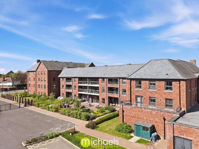 Flat for sale in Fordham Heath, Essex