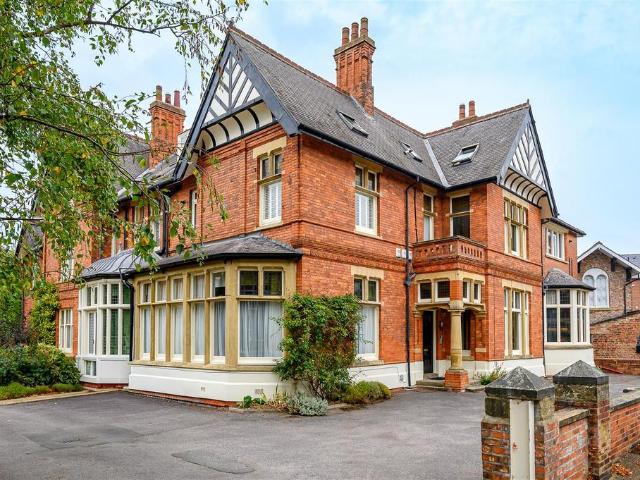 Flat for sale in High Field, York