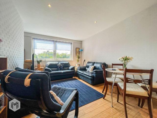 Flat for sale in The Haulgh, Lee Bank