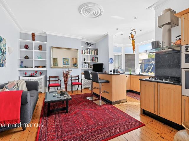 Flat for sale in East Sheen, Greater London
