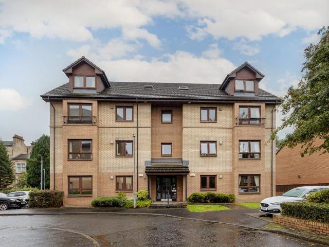 Flat for sale in Woodside, Scotland