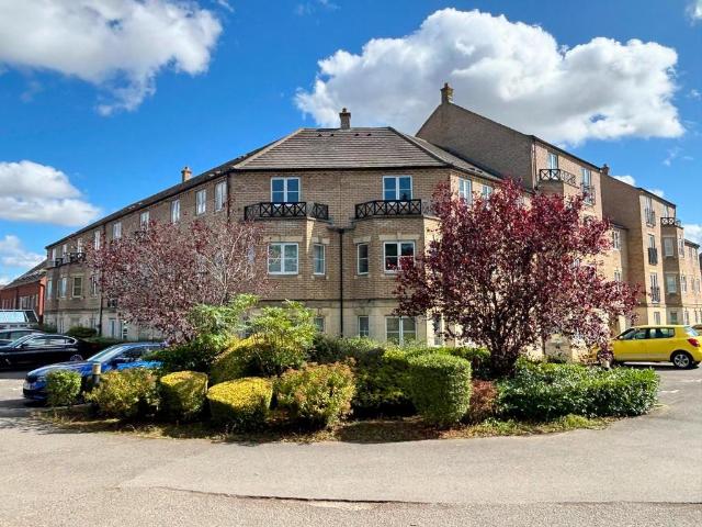 Flat for sale in Grange Park