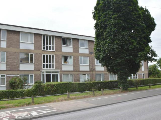 Flat for sale in Row Town, Surrey