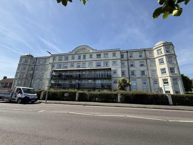 Flat for sale in Dale Hill, Essex