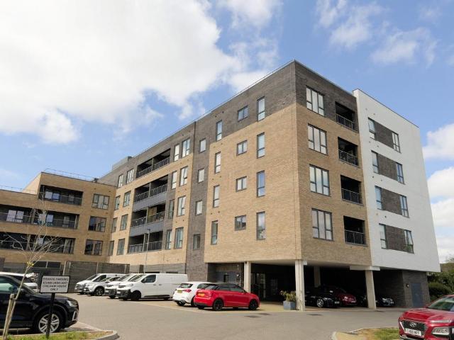Flat for sale in Broadwater, Shephall