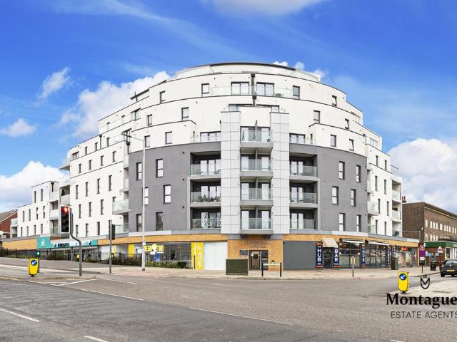 Flat for sale in Epping, Essex