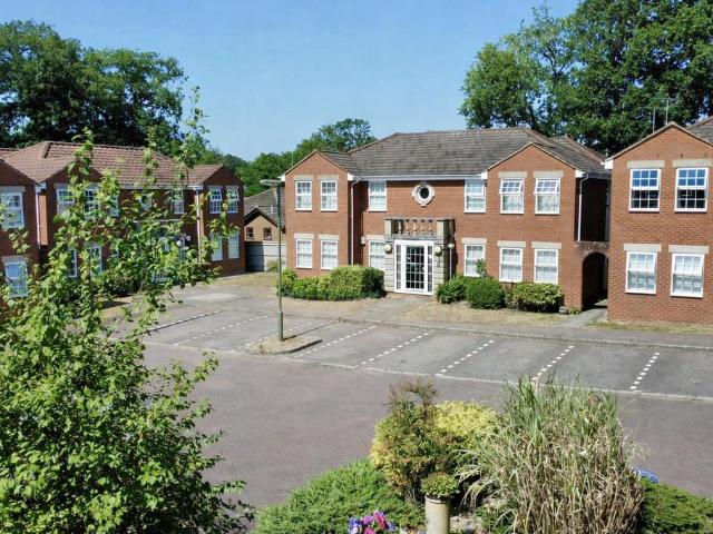 Flat for sale in Heol-las, Surrey