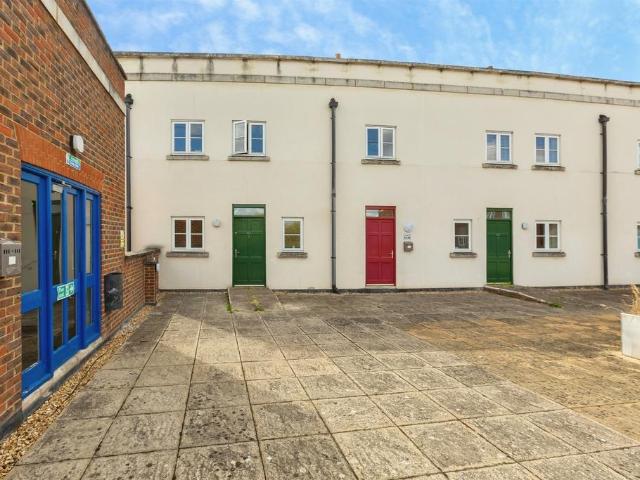 Flat for sale in Coldharbour, Buckinghamshire