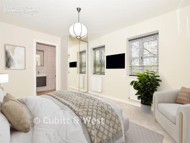 Flat for sale in Red Hill, Surrey