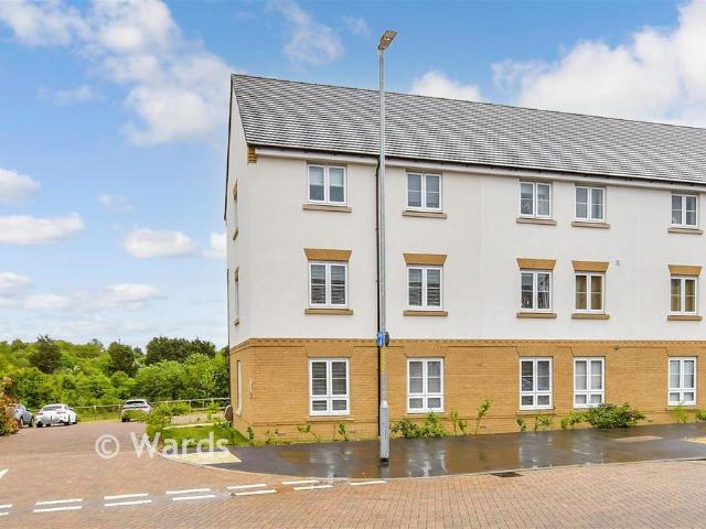 Flat for sale in Kings Farm, Hamerton