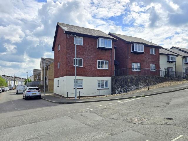 Flat for sale in Brandis Corner, Devon