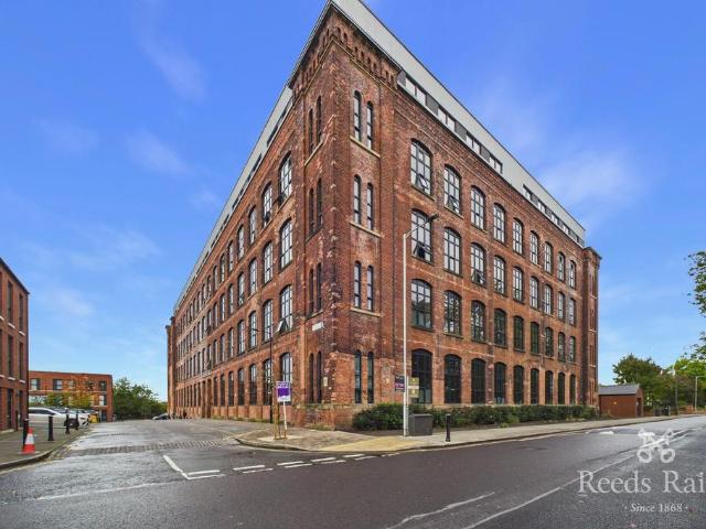 Flat for sale in Reddish, Stockport