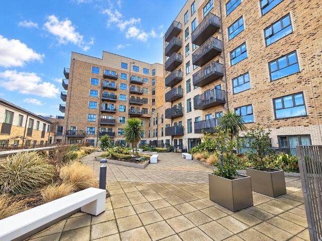 Flat for sale in London Borough of Hillingdon, Greater London