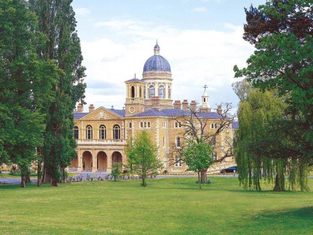 Flat for sale in London Borough of Barnet, Greater London