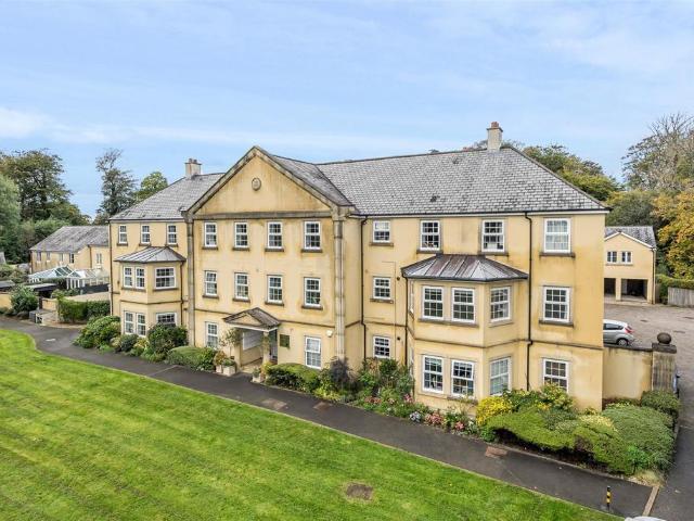 Flat for sale in Weir Quay, Devon
