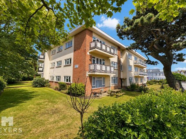 Flat for sale in Wick, Bournemouth