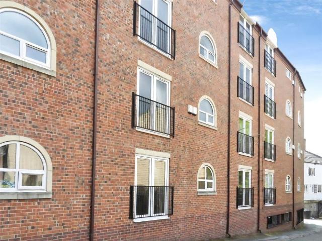 Flat for sale in Firthcliffe, Heckmondwike