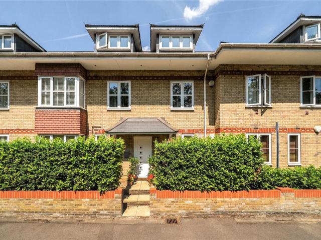 Flat for sale in Winkfield