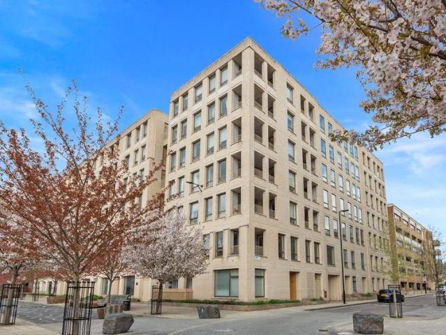 Flat for sale in Stoke Newington, Greater London