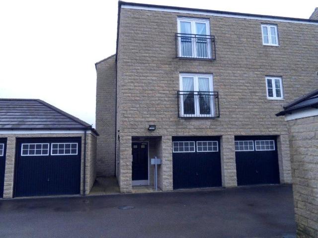 Flat for sale in Dewsbury, West Yorkshire