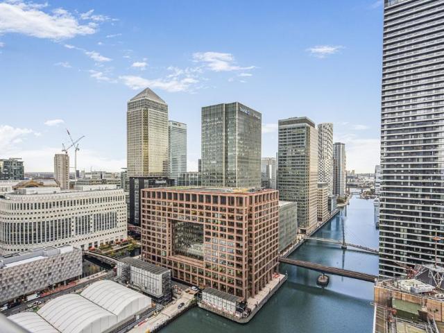 Flat for sale in London Borough of Tower Hamlets, Greater London