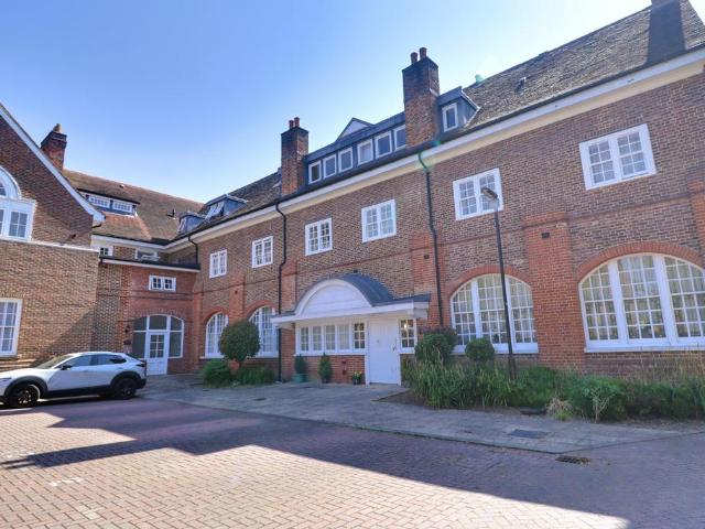 Flat for sale in Spring Vale, Hampshire