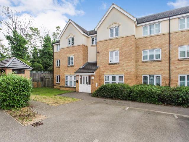 Flat for sale in Queens Park, Bedford
